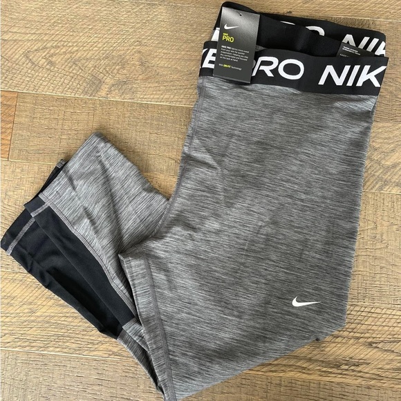 Nike Pants - Nike Pro Women’s Legging